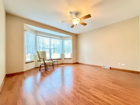 2 Suffolk Way Grayslake IL 60030