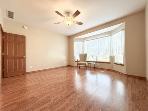 2 Suffolk Way Grayslake IL 60030