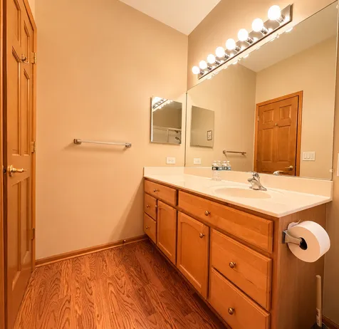 2 Suffolk Way Grayslake IL 60030