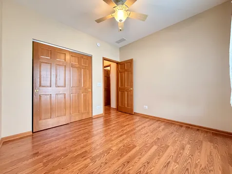 2 Suffolk Way Grayslake IL 60030