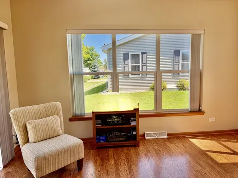 2 Suffolk Way Grayslake IL 60030