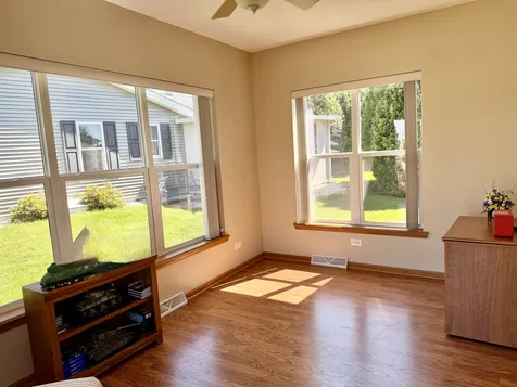 2 Suffolk Way Grayslake IL 60030