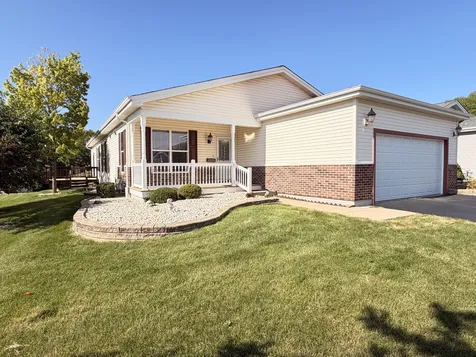 2 Suffolk Way Grayslake IL 60030