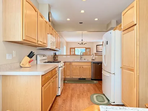 2 Suffolk Way Grayslake IL 60030