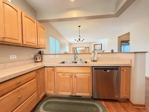 2 Suffolk Way Grayslake IL 60030