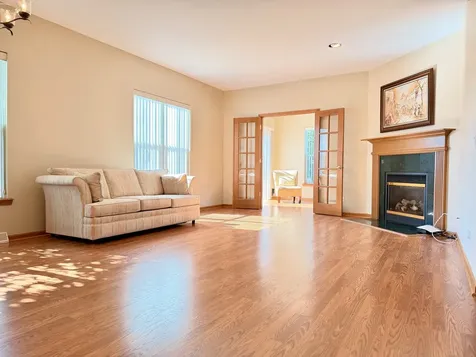 2 Suffolk Way Grayslake IL 60030