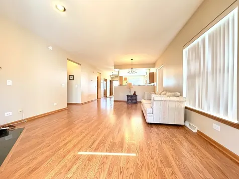 2 Suffolk Way Grayslake IL 60030