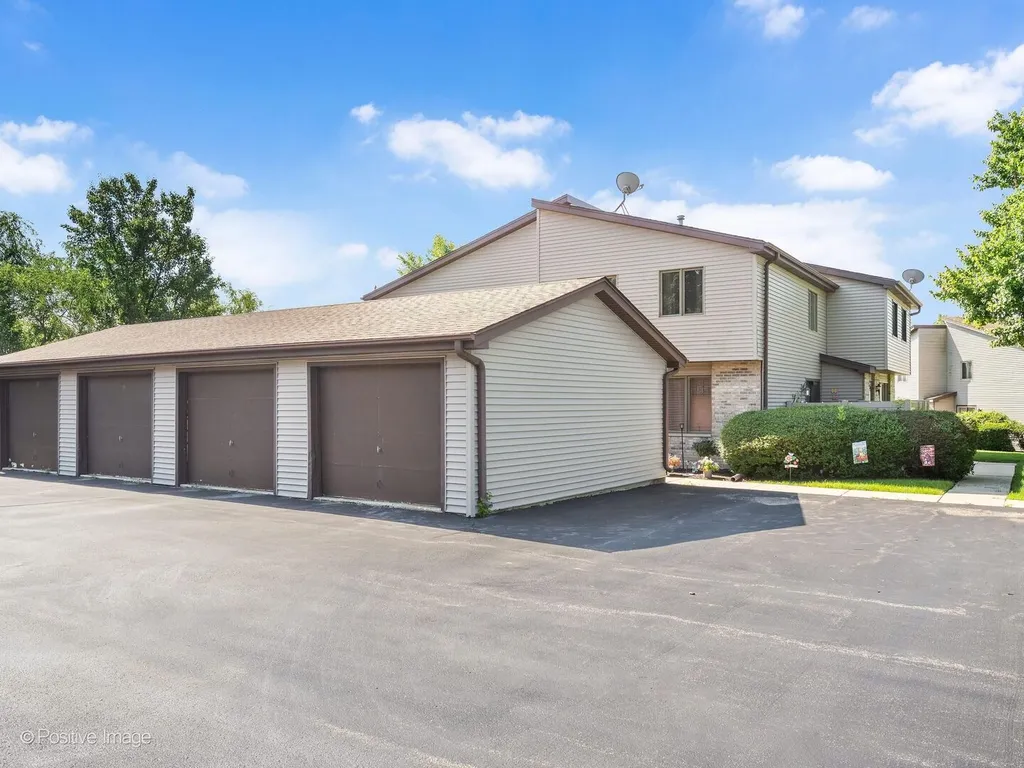 1042 Schoolgate Road New Lenox IL 60451