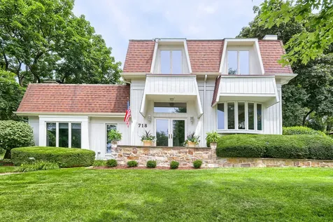 718 North 2nd Avenue St. Charles IL 60174