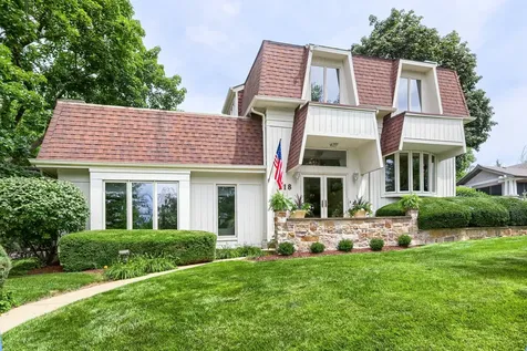 718 North 2nd Avenue St. Charles IL 60174