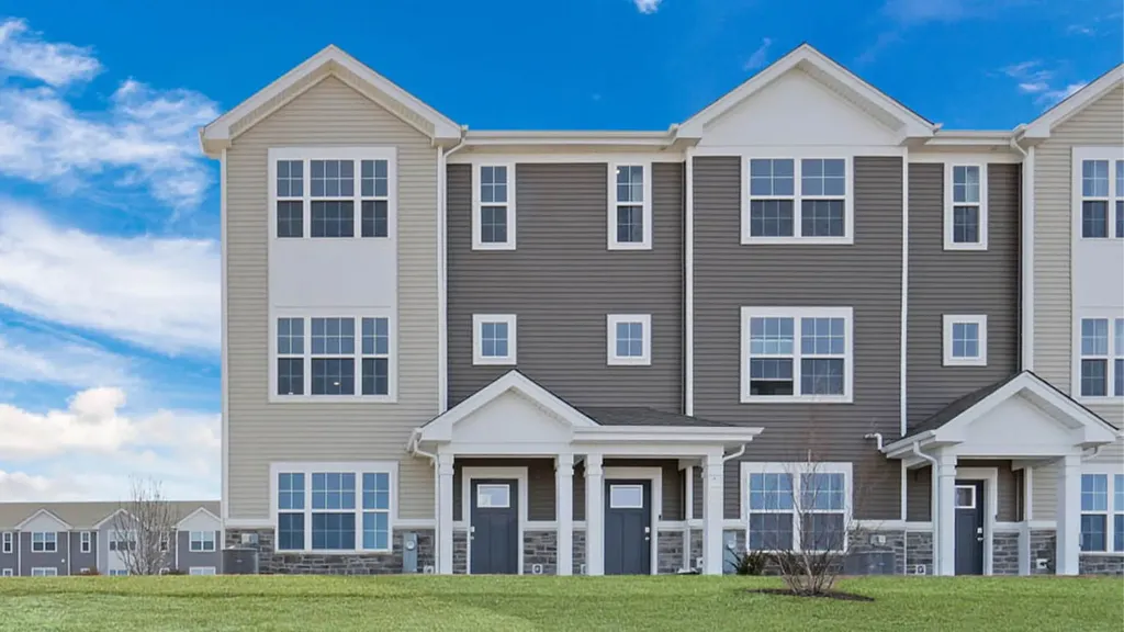 2720 Arrowhead Drive Pingree Grove IL 60140