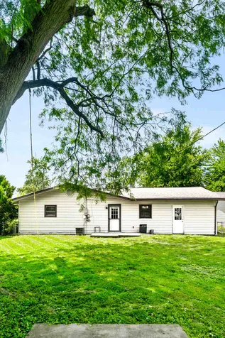 816 Mayflower Avenue Bloomington IL 61701