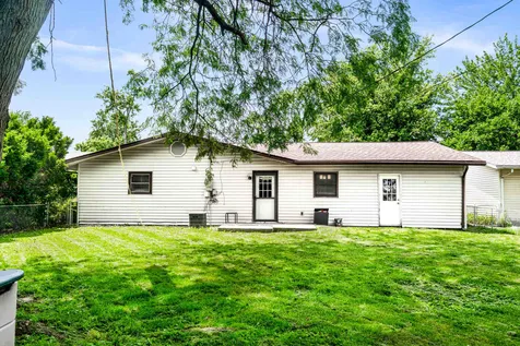 816 Mayflower Avenue Bloomington IL 61701