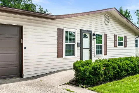 816 Mayflower Avenue Bloomington IL 61701
