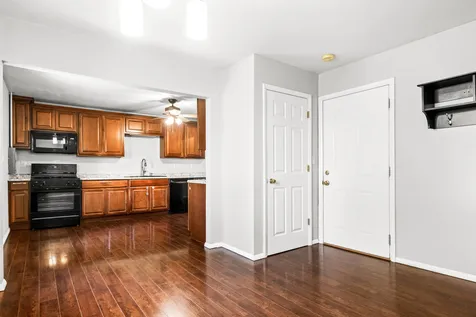 816 Mayflower Avenue Bloomington IL 61701