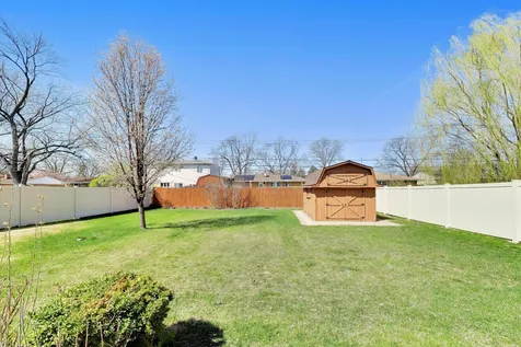 656 Jon Lane Des Plaines IL 60016