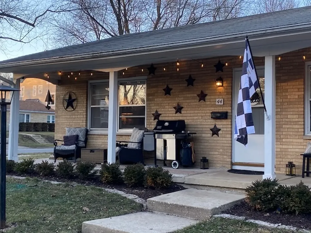 44 South Julian Street Naperville IL 60540