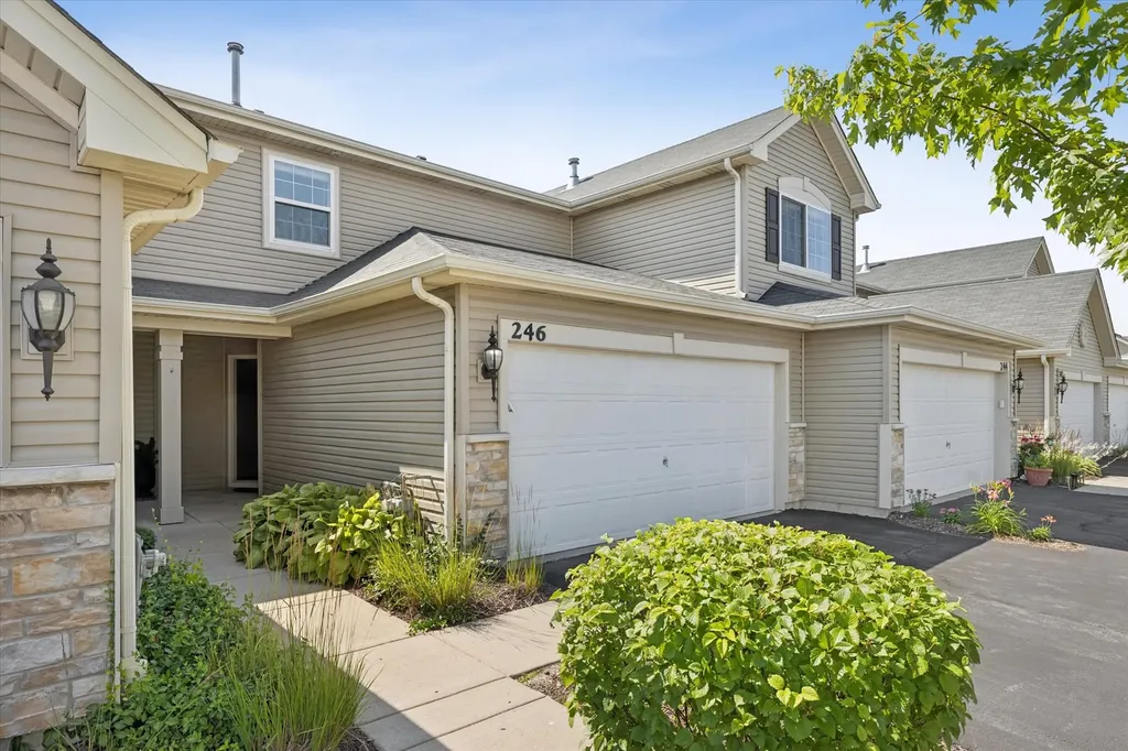 246 Wildmeadow Lane Woodstock IL 60098