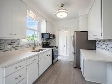 1113 Douglas Court Waukegan IL 60085