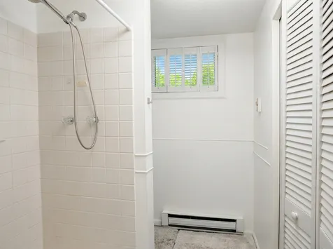 1113 Douglas Court Waukegan IL 60085
