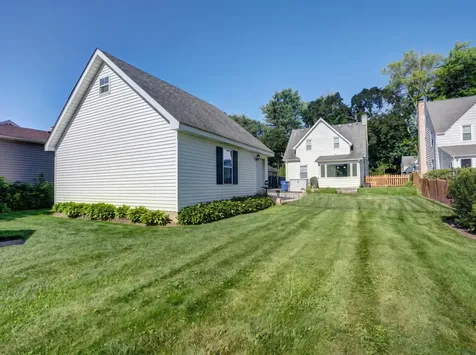 1113 Douglas Court Waukegan IL 60085