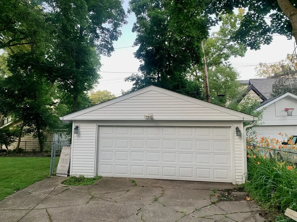 4125 Howard Avenue Western Springs IL 60558