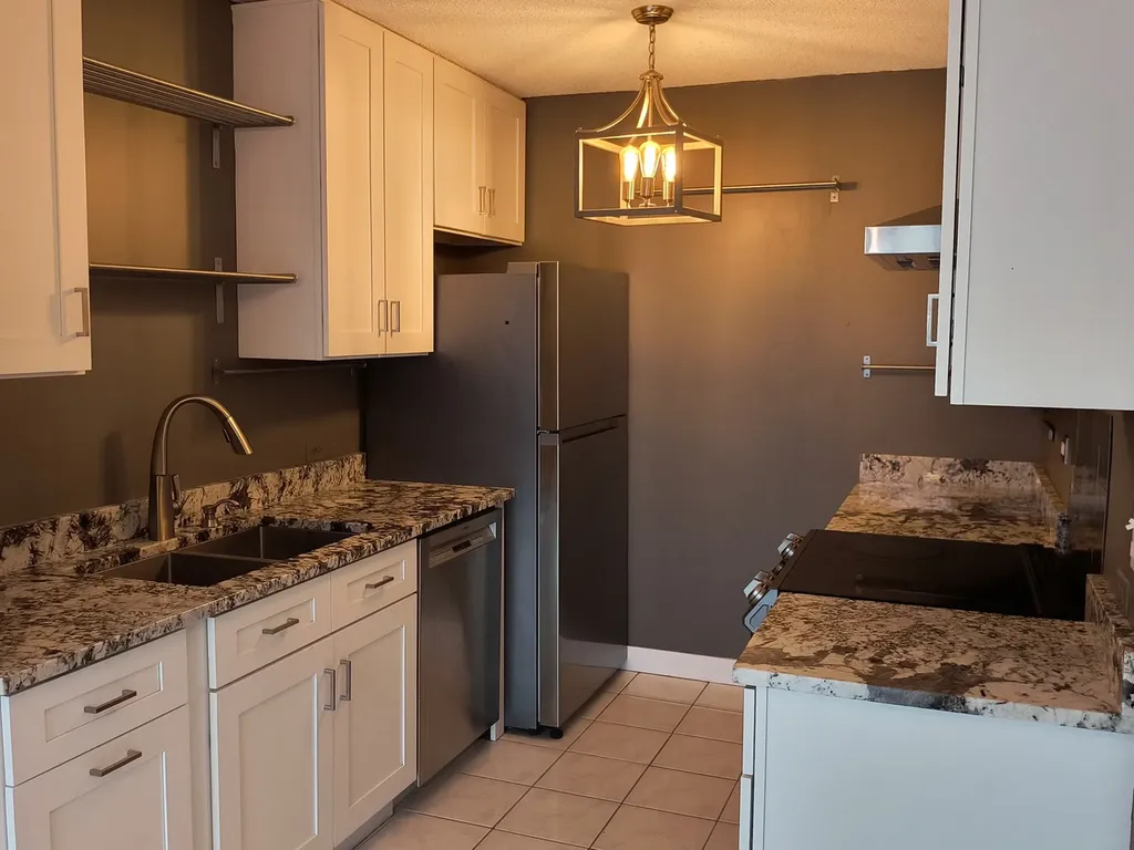 1060 North Farnsworth Avenue Aurora IL 60505