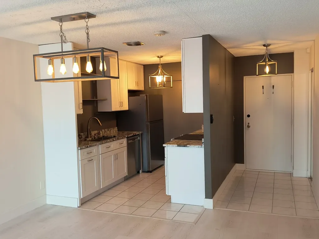 1060 North Farnsworth Avenue Aurora IL 60505