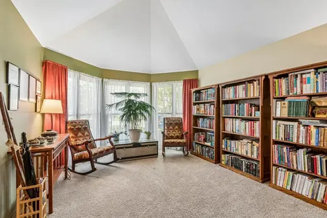 219 Woodlawn Drive Mundelein IL 60060