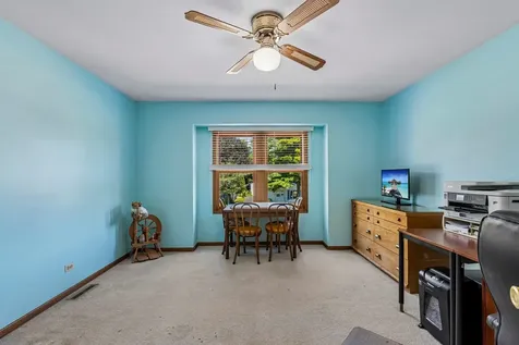 219 Woodlawn Drive Mundelein IL 60060