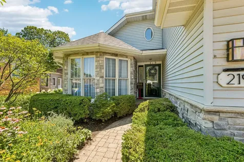 219 Woodlawn Drive Mundelein IL 60060