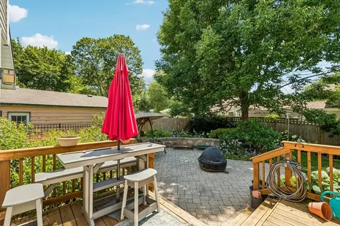 219 Woodlawn Drive Mundelein IL 60060