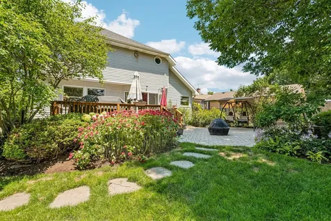 219 Woodlawn Drive Mundelein IL 60060