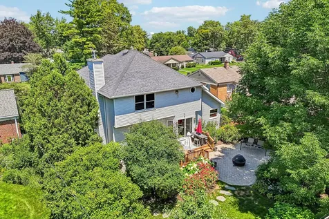 219 Woodlawn Drive Mundelein IL 60060