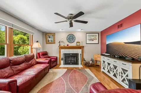 219 Woodlawn Drive Mundelein IL 60060