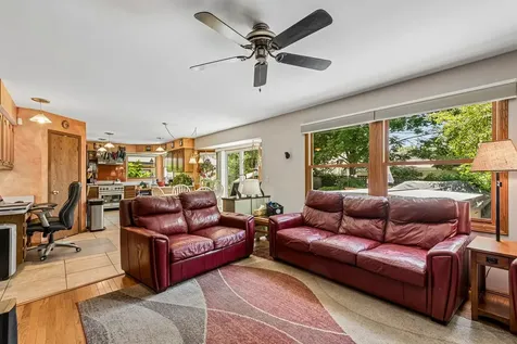 219 Woodlawn Drive Mundelein IL 60060