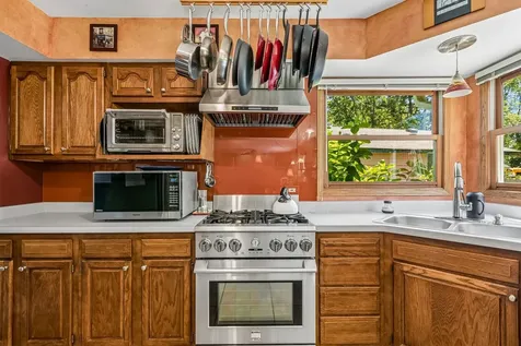 219 Woodlawn Drive Mundelein IL 60060