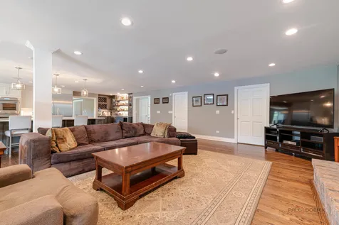 1685 Clover Drive Inverness IL 60067