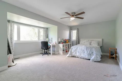 1685 Clover Drive Inverness IL 60067