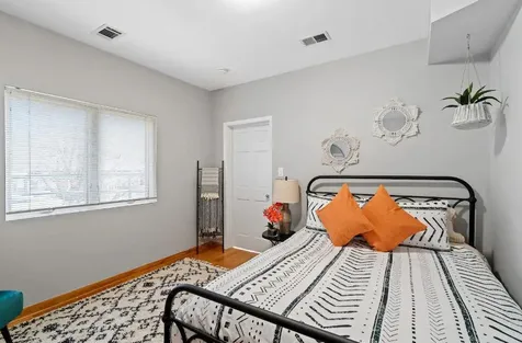 1450 West Webster Avenue Chicago IL 60614