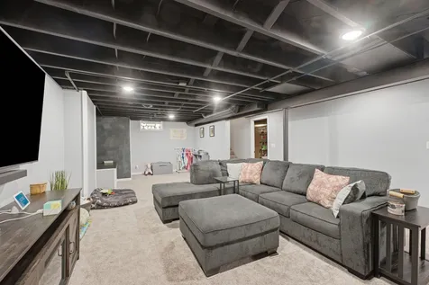 525 28TH Avenue Moline IL 61265