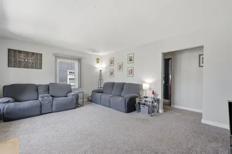 525 28TH Avenue Moline IL 61265