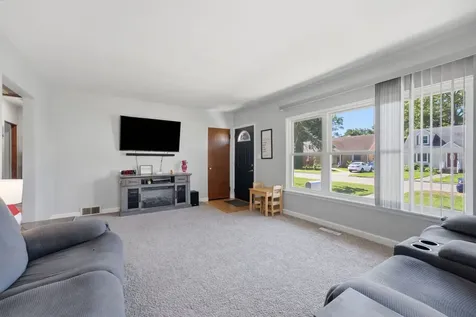 525 28TH Avenue Moline IL 61265