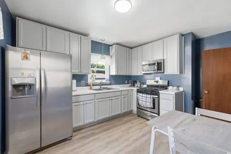 525 28TH Avenue Moline IL 61265