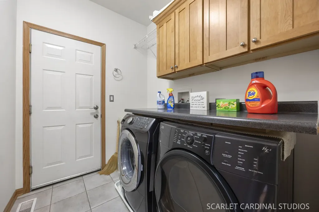 948 67TH Street Darien IL 60561