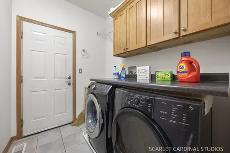 948 67TH Street Darien IL 60561
