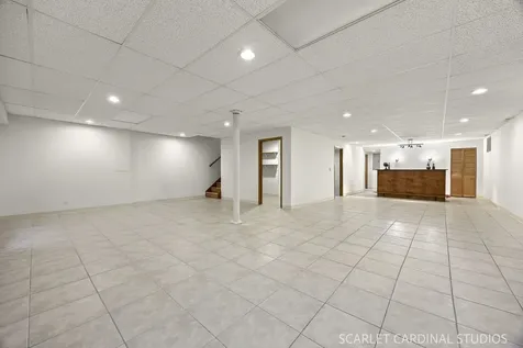 948 67TH Street Darien IL 60561