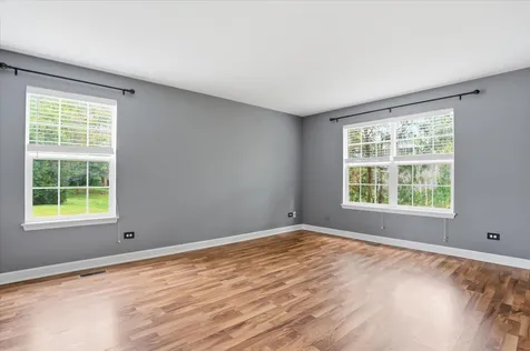 1291 North Red Oak Circle Round Lake Beach IL 60073