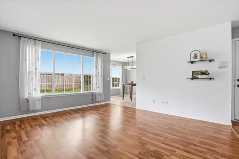 1291 North Red Oak Circle Round Lake Beach IL 60073