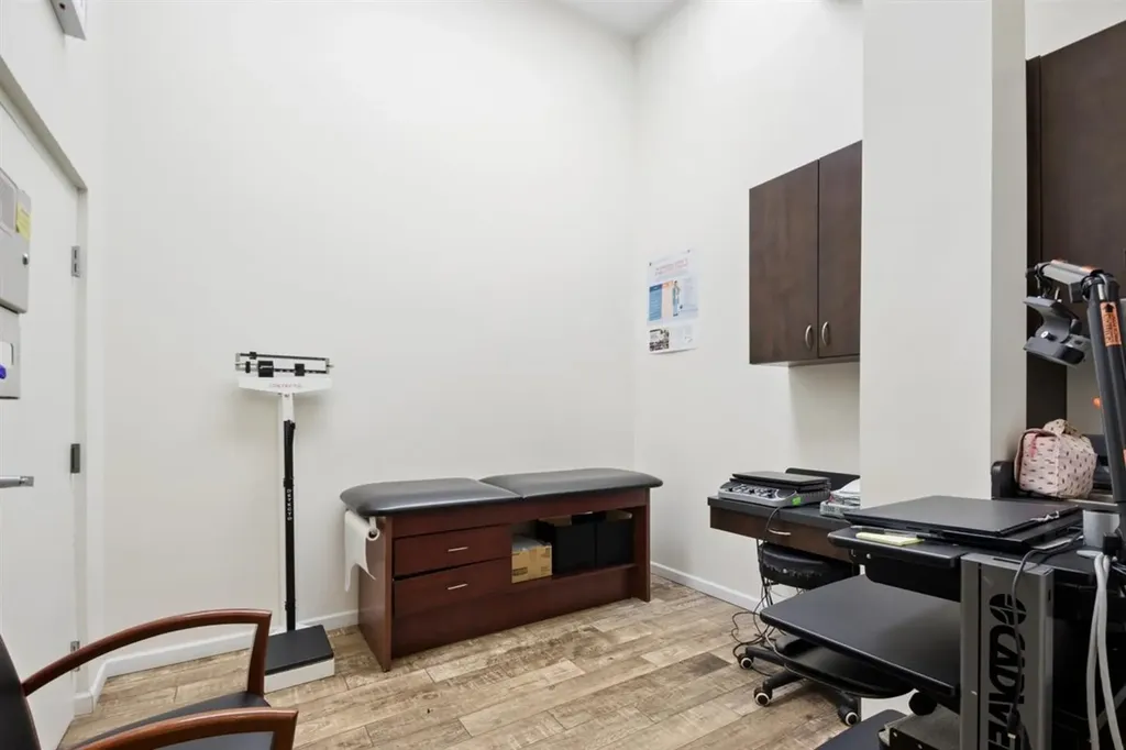 2219 West Belmont Avenue Chicago IL 60618